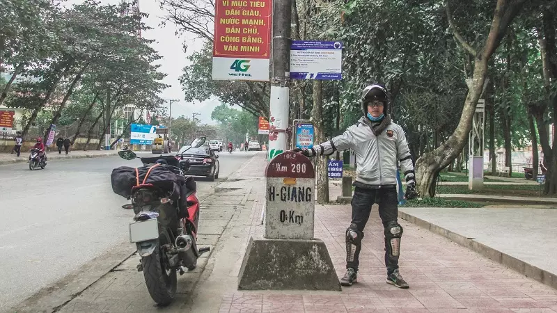 Cột mốc 0km Hà Giang