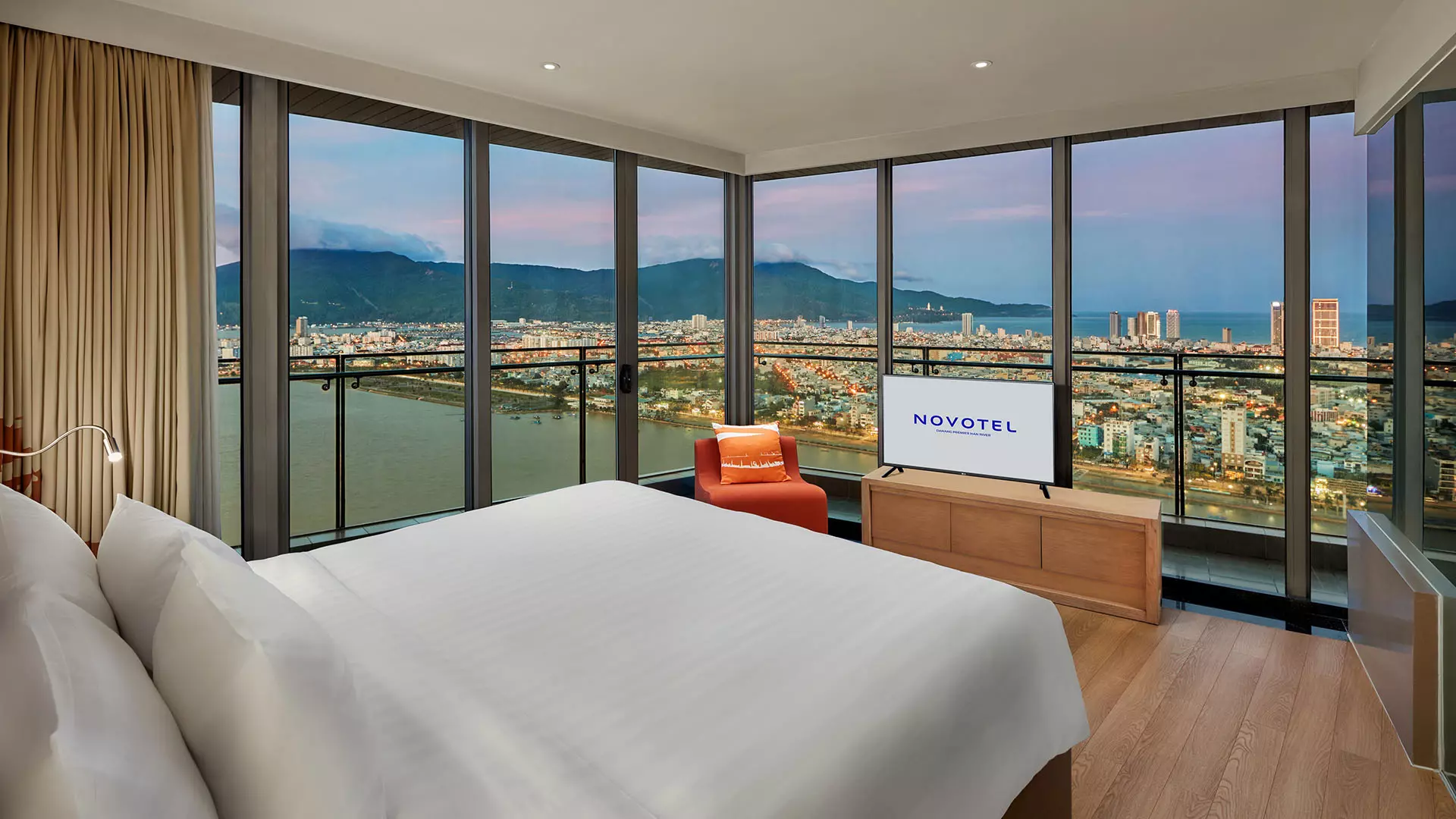 Suite Novotel Danang Premier Han River