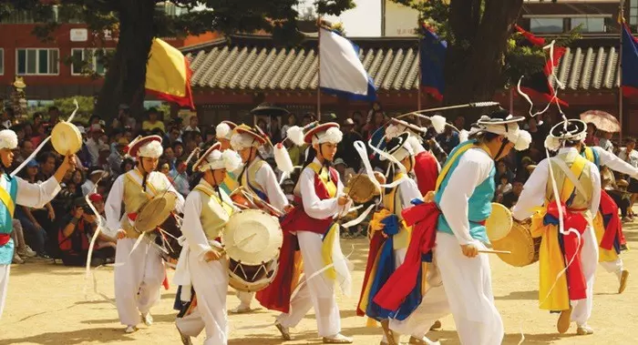 Người Hàn Quốc vui vẻ trong ngày Tết Độc lập