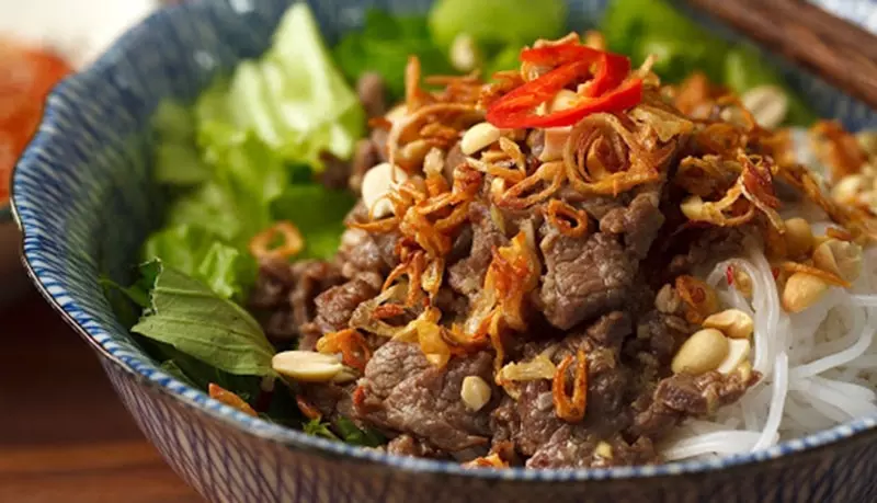 Bún bò Nam Bộ vừa giản dị vừa tinh tế, hấp dẫn