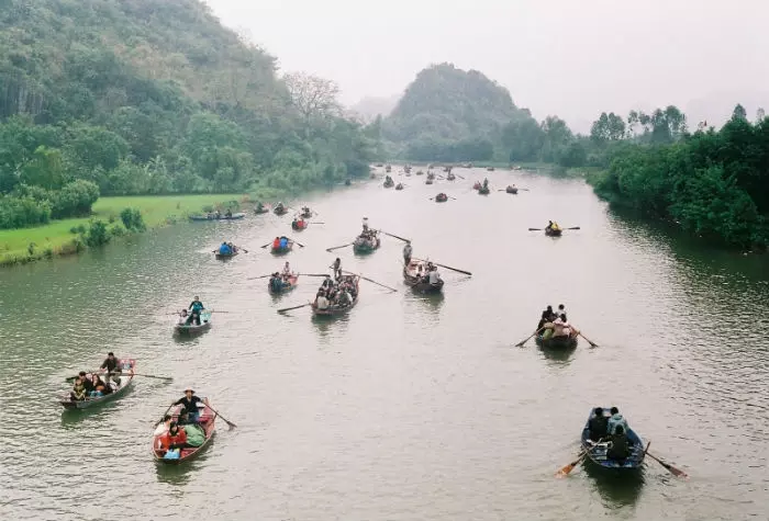 Chùa Hương mỗi mùa đều có một nét đẹp riêng