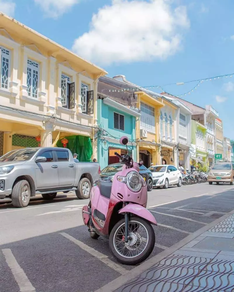 Phuket Old Town khu phố cổ ở Phuket với lối kiến trúc Trung Hoa và Bồ Đào Nha