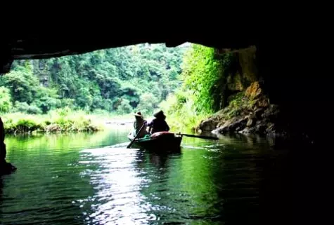 Tràng An: Đẹp cảnh, đẹp lòng người!