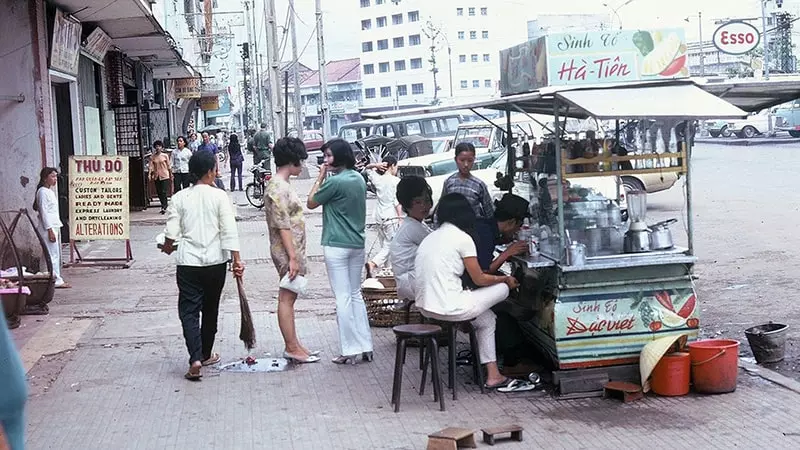 Giải khát lành mạnh hơn với những hàng sinh tố trái cây.