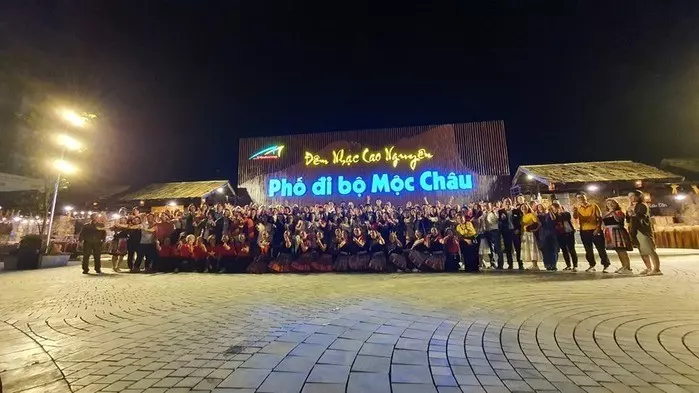 Chợ đêm Mộc Châu