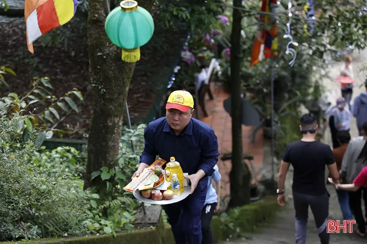 Chùa Hương Tích - Hà Tĩnh rộn ràng mùa trẩy hội | Cổng TTĐT tỉnh Hà Tĩnh