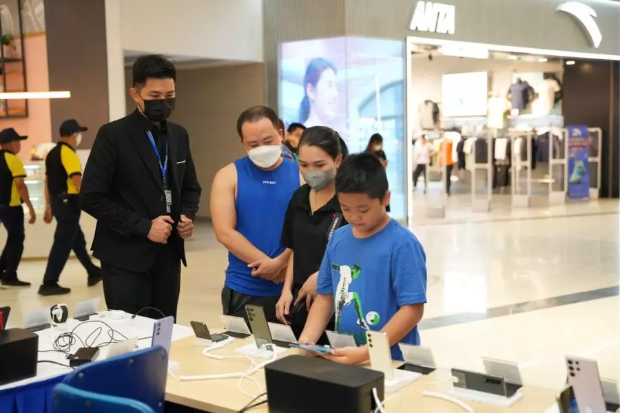 Samsung nối tiếp hành trình cùng Routine tại sự kiện "10 Năm Yêu Thương" tại GIGAMALL.