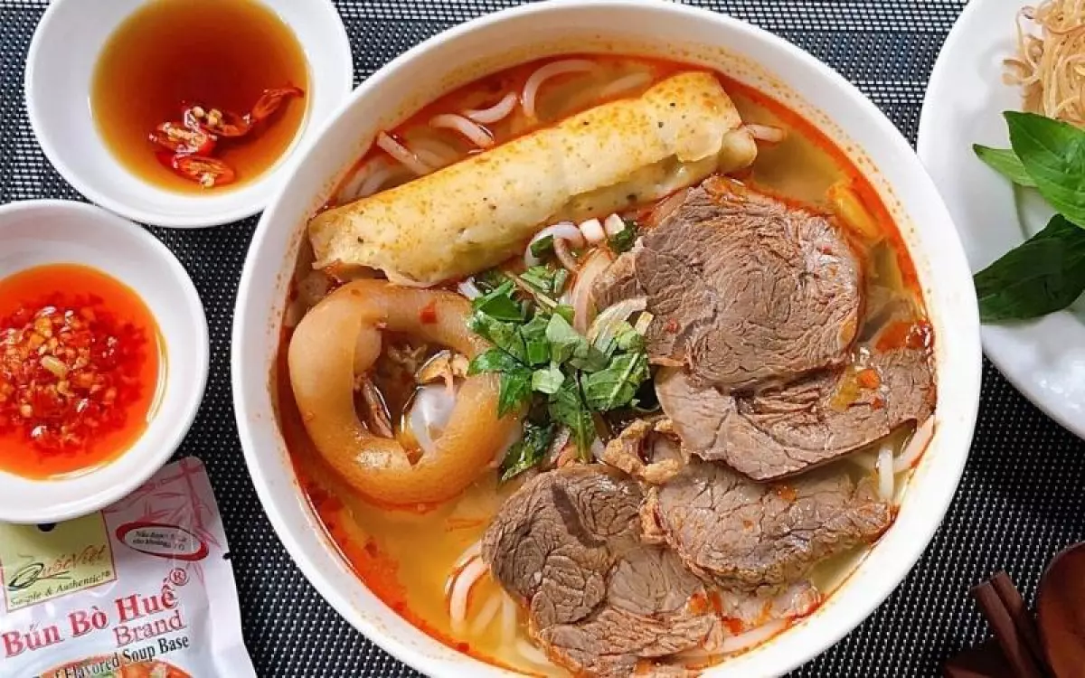 Những món ăn nổi bật của phố ẩm thực Cô Giang