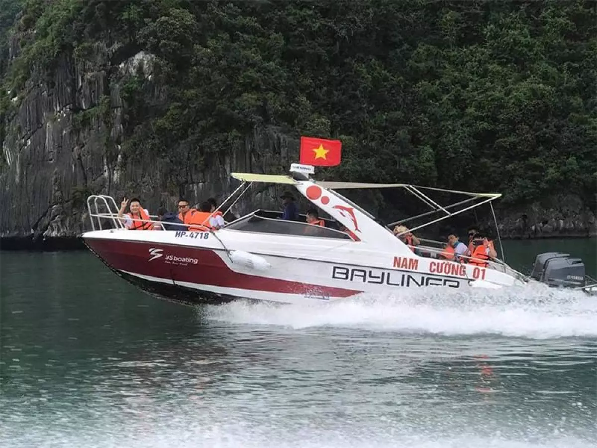 Thuê cano thăm vịnh Hạ Long