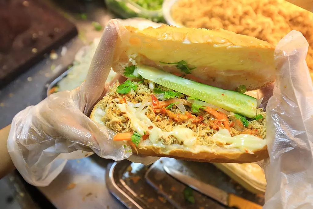 Tiệm bánh mì Lập Vinh