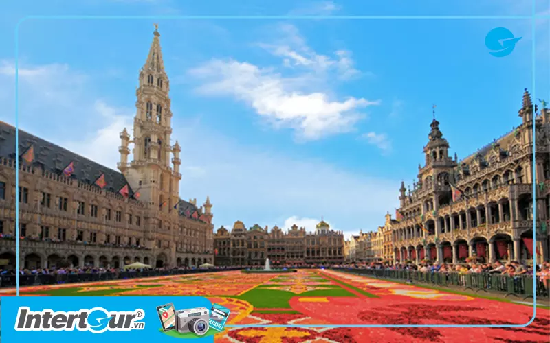 Ghé thăm quảng trường Grand Place trong Tour châu Âu Tết âm lịch.