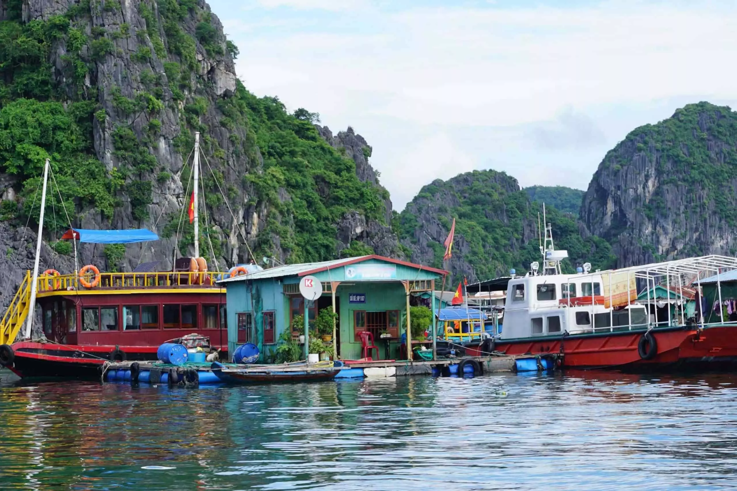 Visit floating villages - Things to do in Halong bay in December