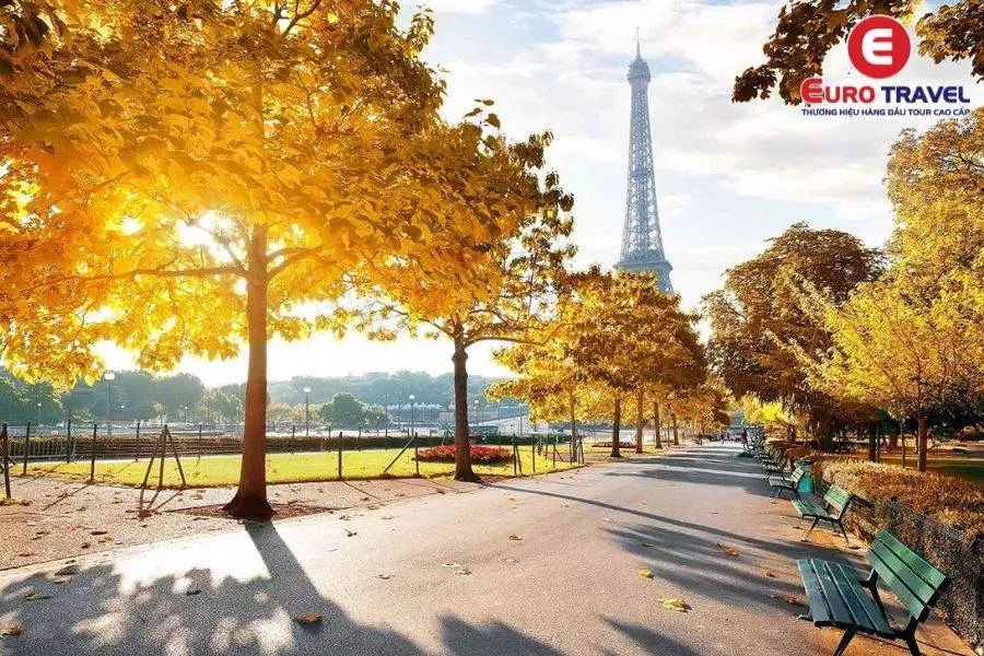 Khung cảnh mùa thu lãng mạn tại Paris