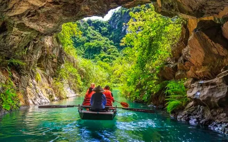 Tham quan Hang Đột Tràng An