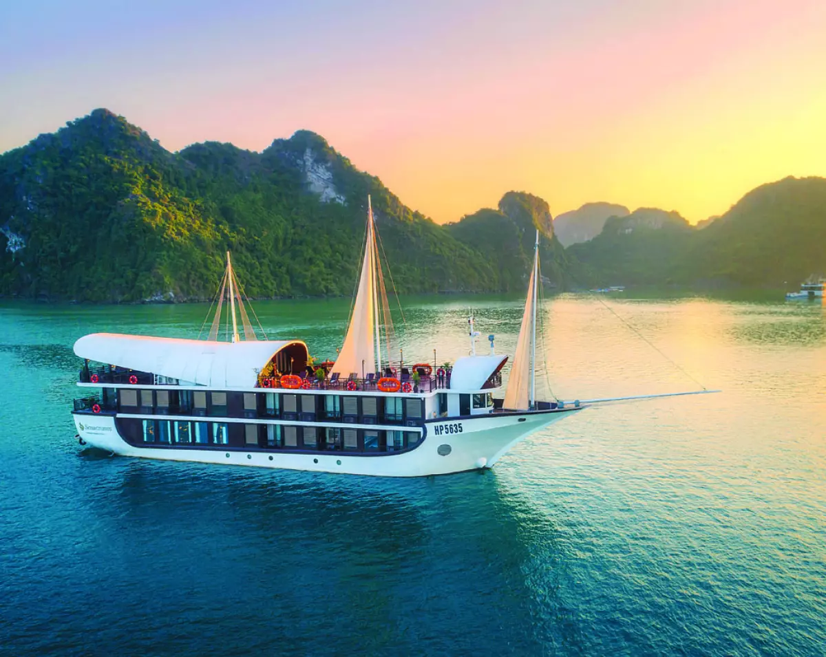 Ảnh toàn cảnh du thuyền 5 sao Hạ Long Sena cruise