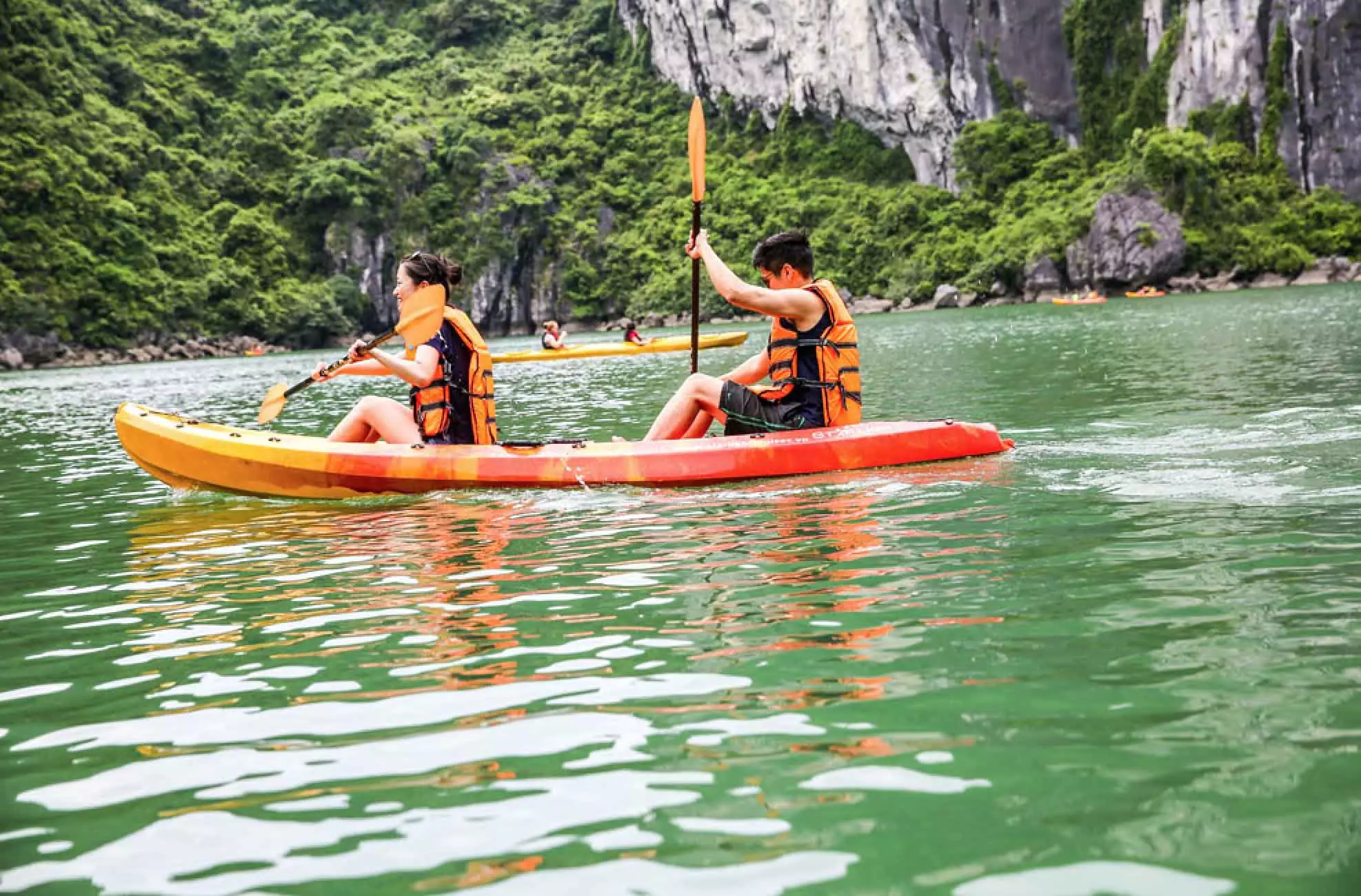 Chèo thuyền kayak, ngồi thuyền nan khám phá những hang động kì vĩ