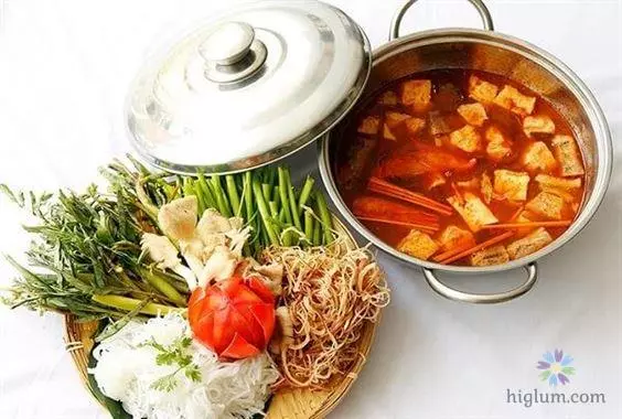 Chuẩn bị nguyên liệu nấu lẩu chay