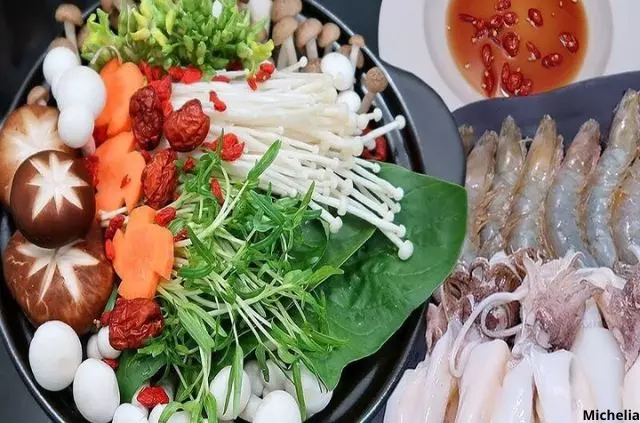 Cách làm lẩu thái tôm mực đơn giản tại nhà