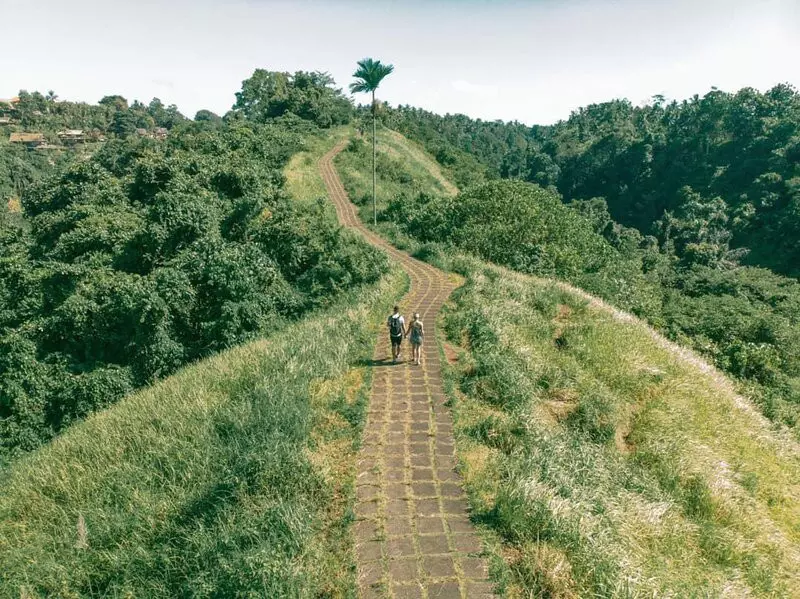 Đường mòn Campuhan Ridge Walk