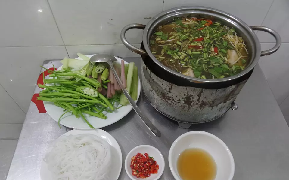 Lẩu cá Thanh Đa thơm ngon, nóng hổi