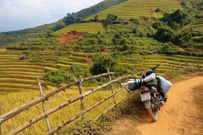 Thuê xe máy để di chuyển khi du lịch Mù Cang Chải