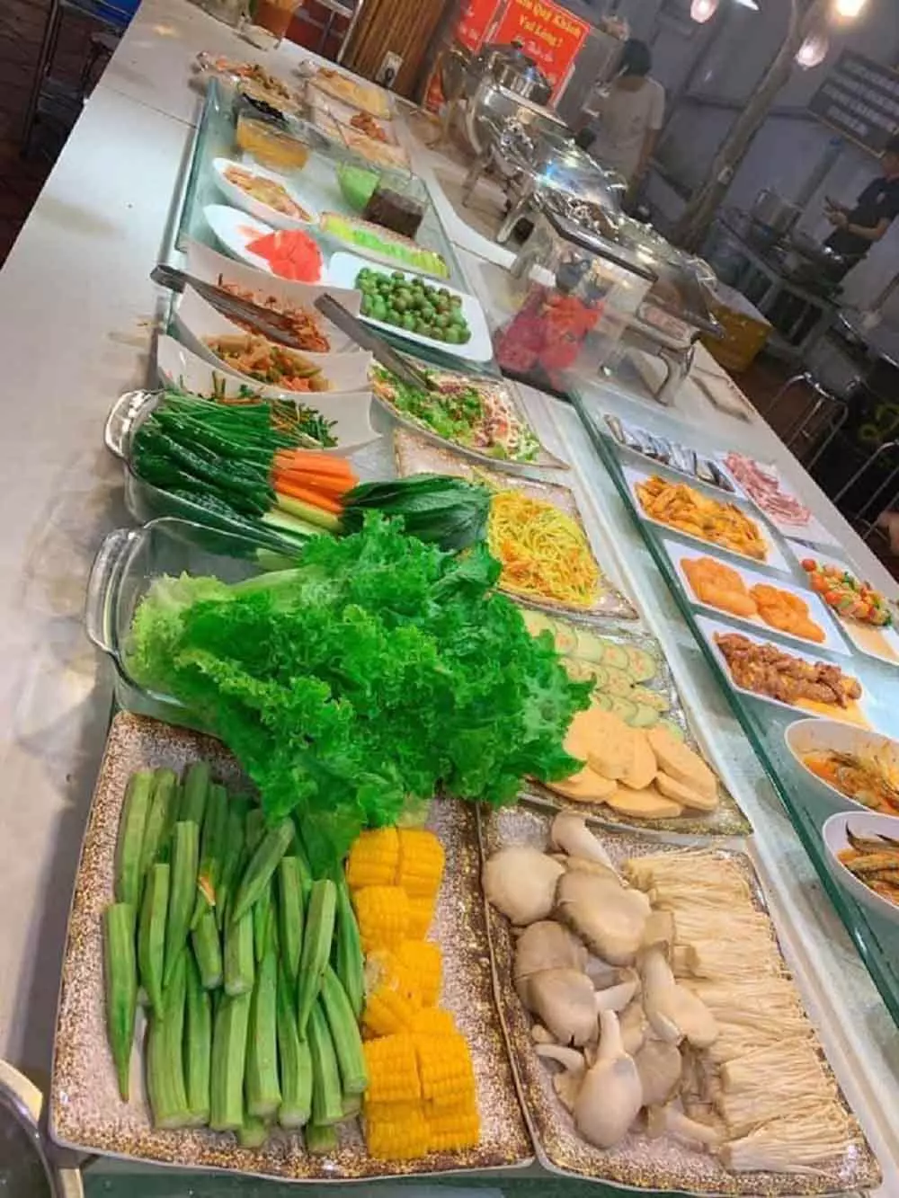 Khu vực buffet Kushin cực nhiều món cho du khách