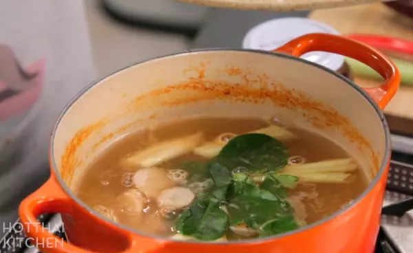 Cách nấu lẩu thái tom yum