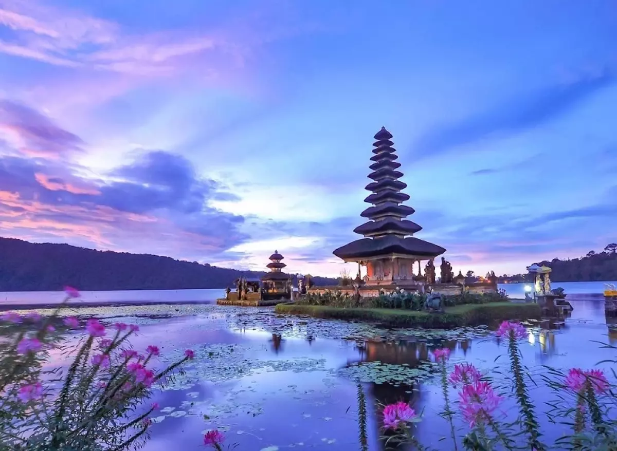 Đền Ulun Danu ở đảo Bali