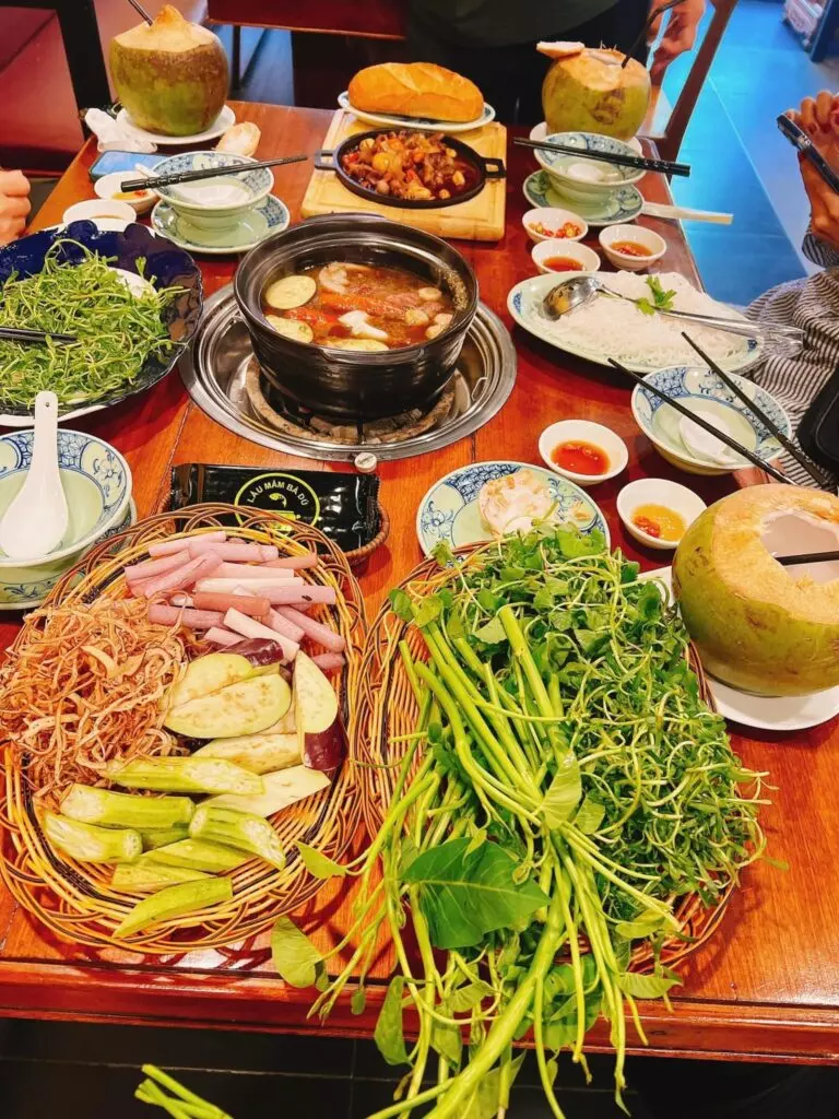 Lẩu mắm bà dú menu