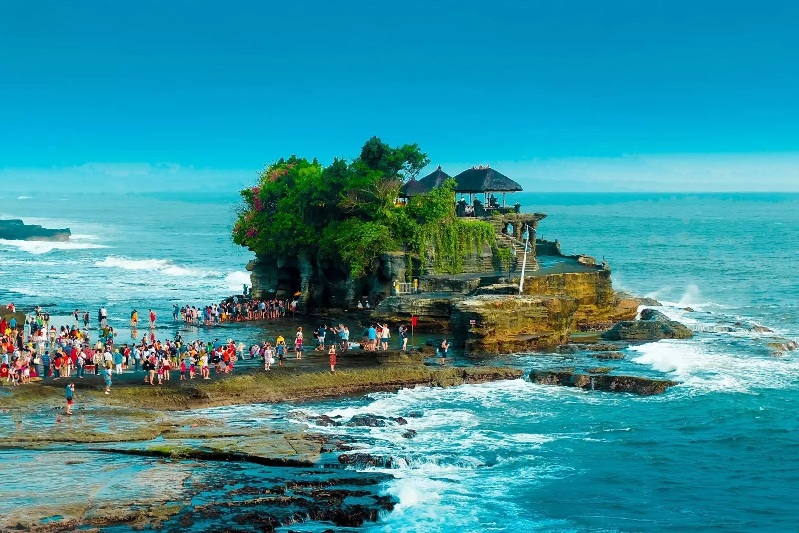 Đền Tanah Lot - Nơi ẩn dấu những những câu chuyện bí ẩn của Bali