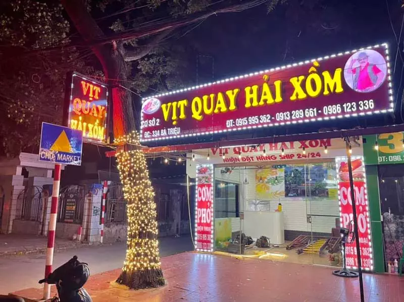 Nhìn những mẹt vịt quay đã đủ khiến bạn muốn thưởng thức