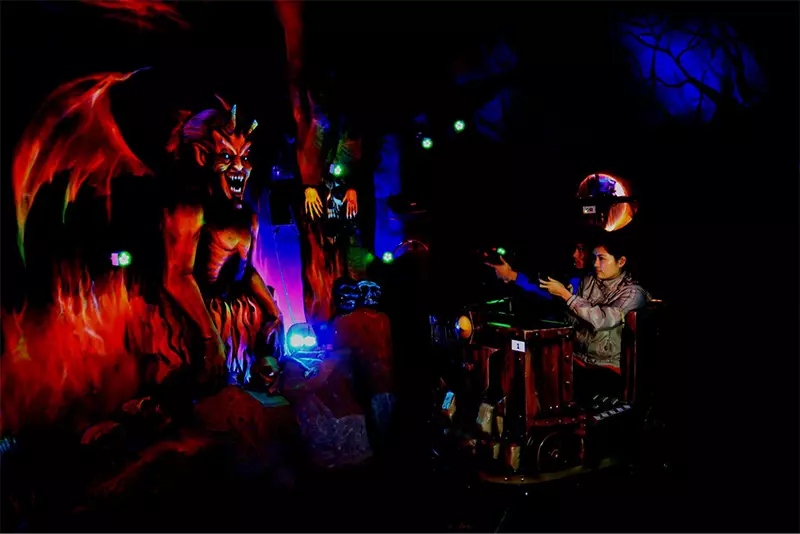 Cuộc du hành vào lòng đất tại Fantasy Park