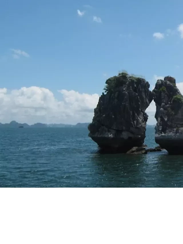   Hòn Trống Mái: Biểu tượng thuần Việt của vịnh Hạ Long